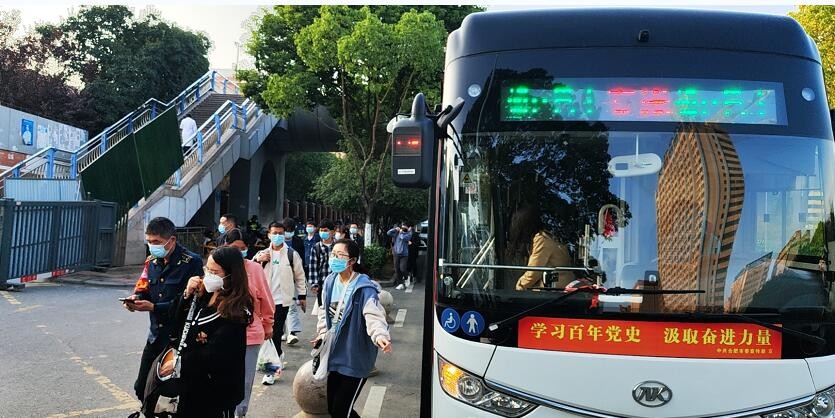 合肥公交第一巴士送考學(xué)子，定制公交貼心服務(wù)